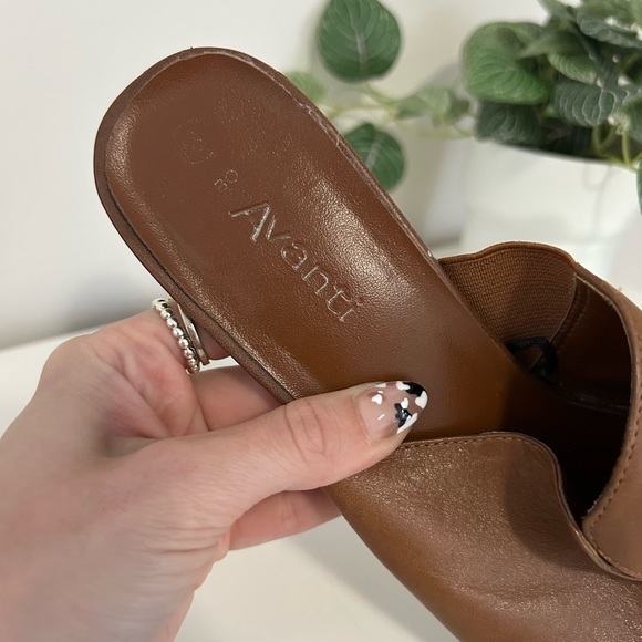 VINTAGE kitten heels - Picture 5 of 9